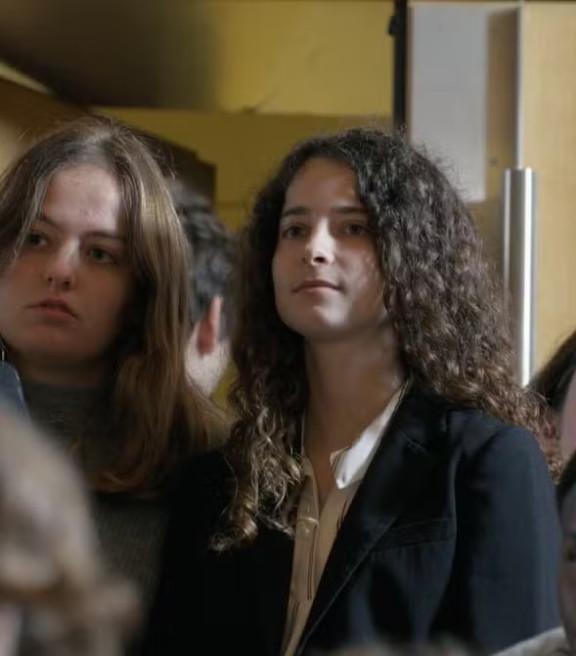 « HEC, admis sans les codes ».